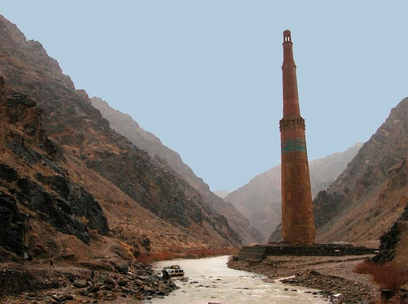 Illustration for article titled A medieval monument to religious pluralism, hidden in the mountains of Afghanistan